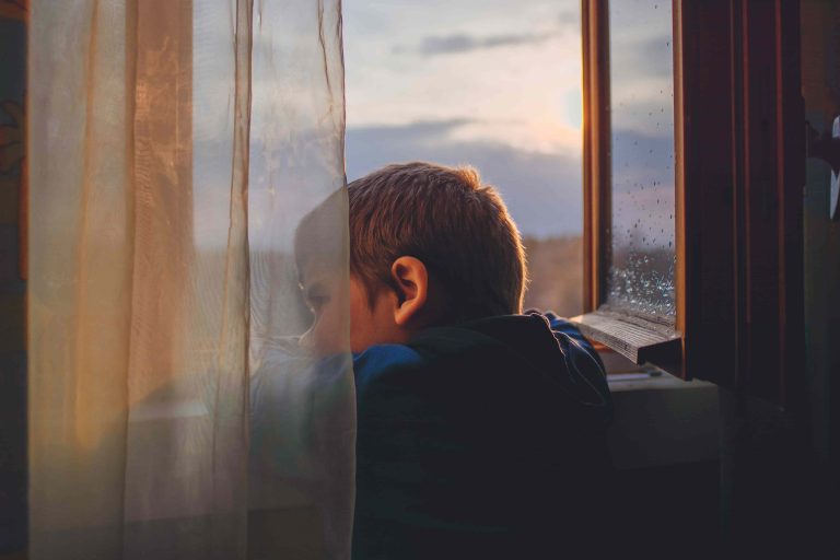 Señales de alerta en la infancia: Cómo identificar situaciones de vulnerabilidad y que pueden afectar al bienestar físico y emocional de los menores